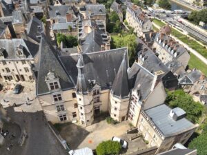 Evêché du Mans : conserver et mettre en valeur le patrimoine historique